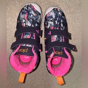 Plae sneakers little kid 12.5